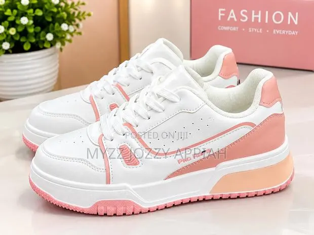 Stylish White & Pink Sneakers · Photo 1