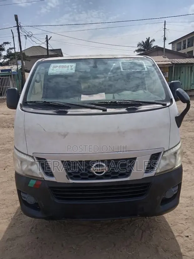 Nissan Caravan (Urvan) 2016 White · Photo 1