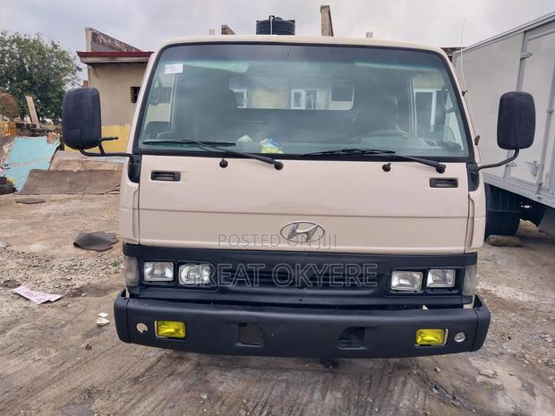 Hyundai Mighty 1 · Photo 6