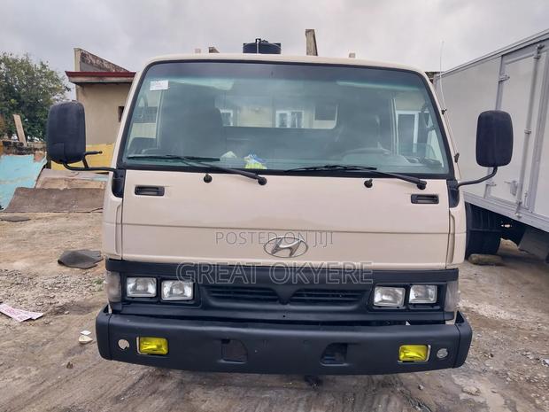 Hyundai Mighty 1 · Photo 7