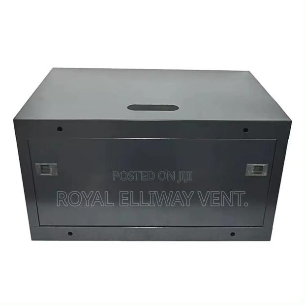 6u Cabinet With Fan and Tray · Photo 2