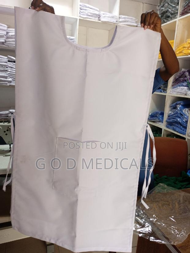 Nurses Apron · Photo 1