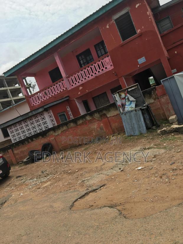 6bdrm House in Osu, Danquah Circle for sale · Photo 2
