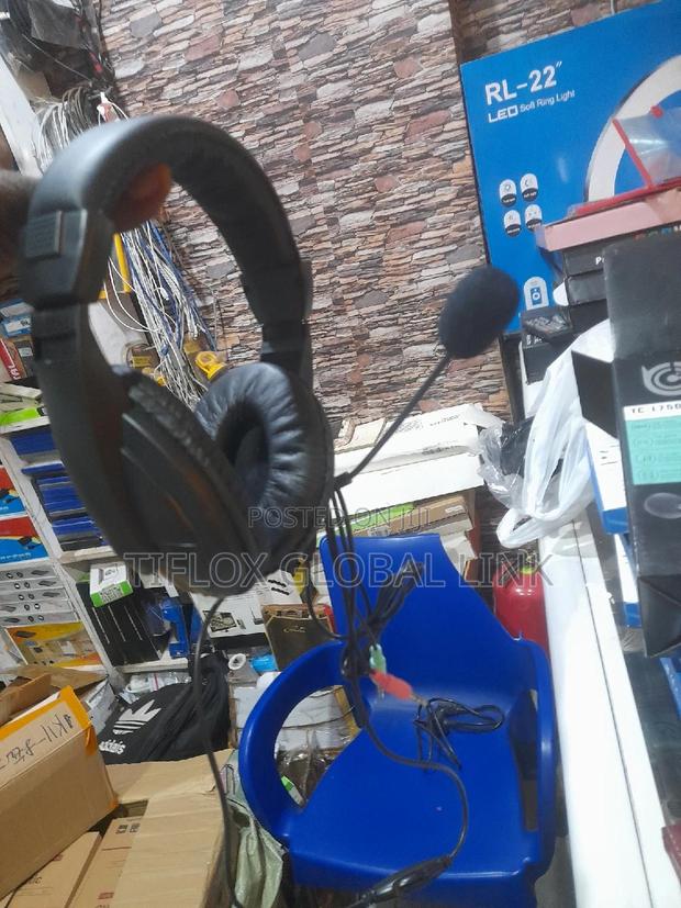 Multimedia Stereo Headset With Mic · Photo 2