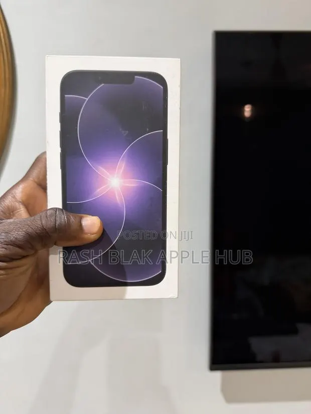 New Apple iPhone 17e 256 GB Black · Photo 1