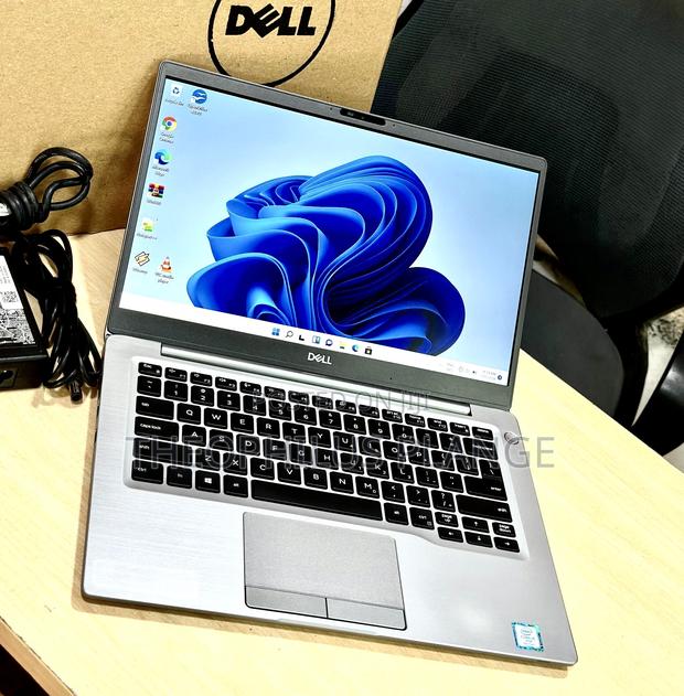 New Laptop Dell Latitude 7300 8GB Intel Core I5 SSD 256GB · Photo 1