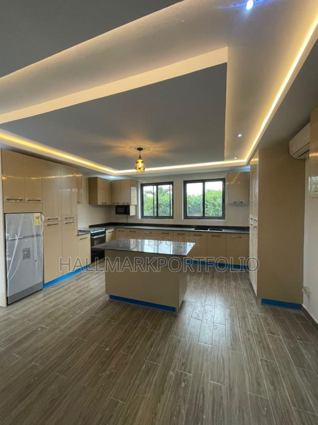 5bdrm Bungalow in Emefs Estate, Tema Metropolitan for sale · Photo 2