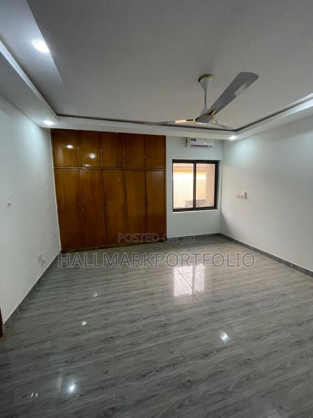 5bdrm Bungalow in Emefs Estate, Tema Metropolitan for sale · Photo 4