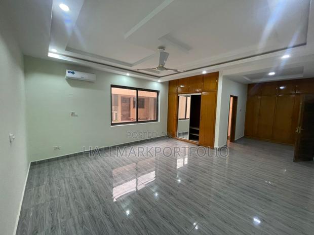5bdrm Bungalow in Emefs Estate, Tema Metropolitan for sale · Photo 5