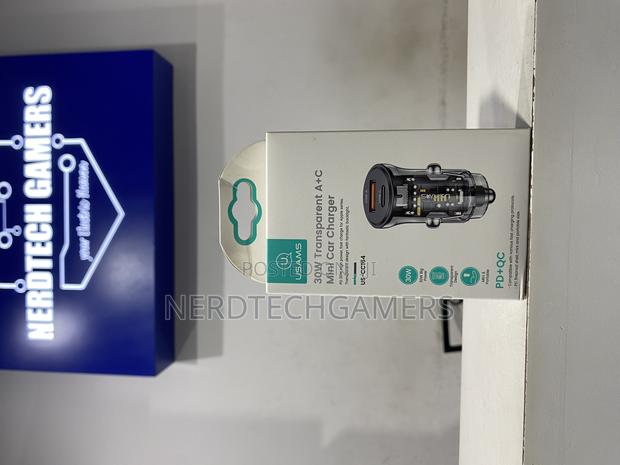 USAMS US-CC164 30W Transparent Dual Port Mini Car Charger · Photo 1