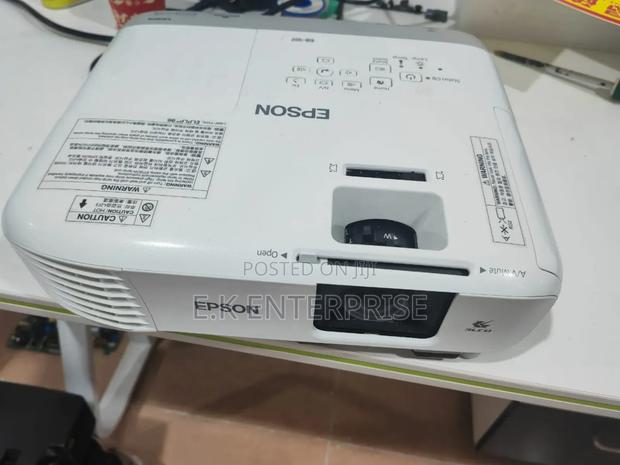 Projector and Screen Rental · Photo 3