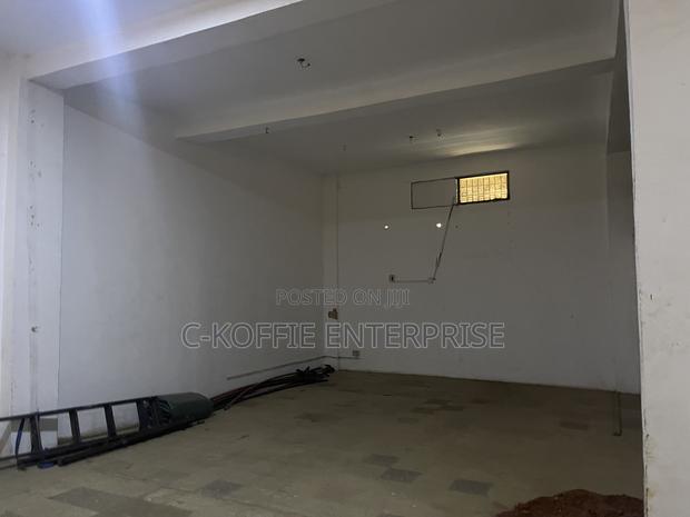 300 SQM Warehouse at Achimota for Rent $800 Per Month · Photo 4