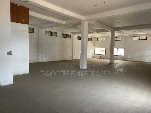 300 SQM Warehouse at Achimota for Rent $800 Per Month · Photo 1