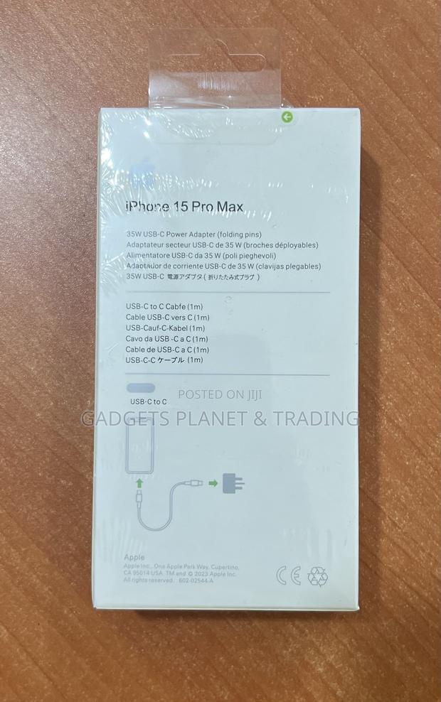 Apple iPhone 15 Series USB-C to USB-C Complete Charger - 35W · Photo 3