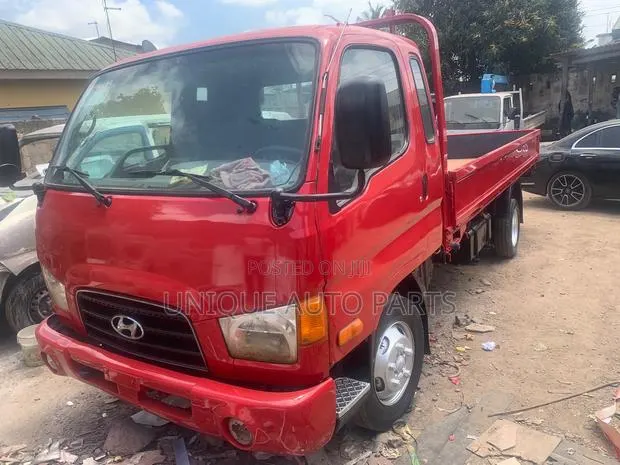 Hyundai Might 2 Bucket · Photo 1