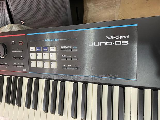 Roland Juno D8 (88-Keys)Keyboard · Photo 4