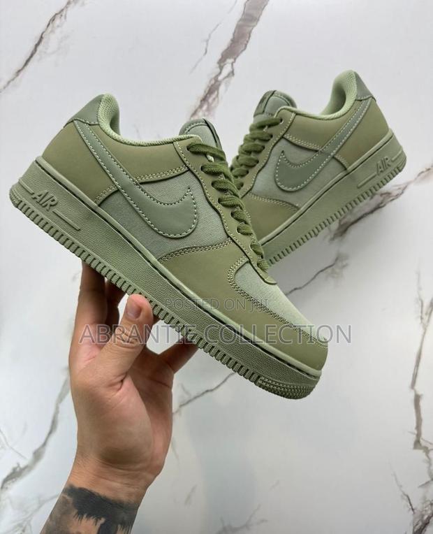 Nike Air Force 1 Premium Oil Green · Photo 2