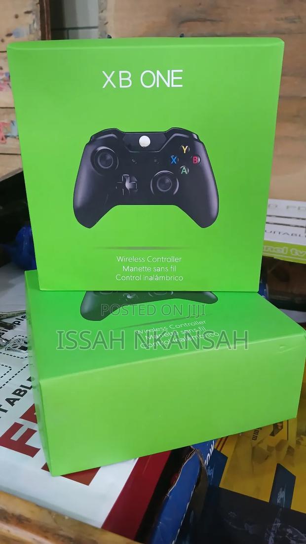 X Box One Controller · Photo 1