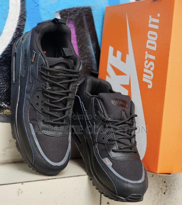 Nike Airmax 90 Surplus Black · Photo 1