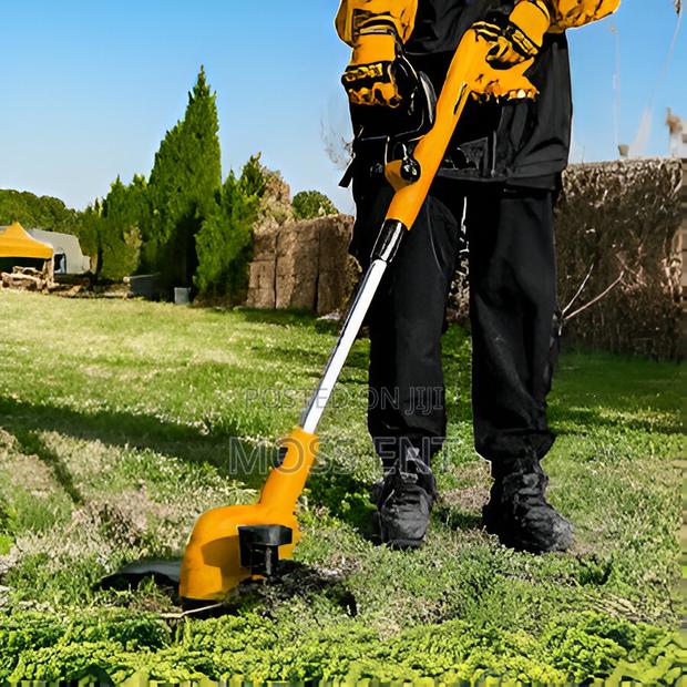 Ingco Cordless Grass Trimmer 20v + Battery - Cgtli203285 · Photo 1