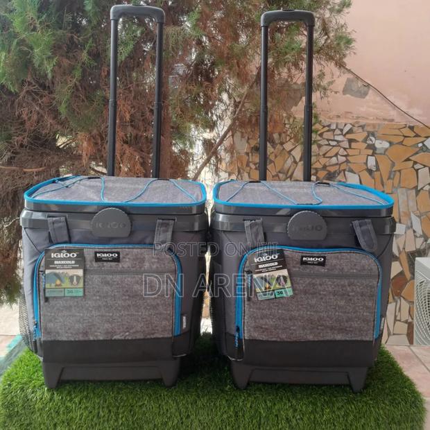 Igloo Maxcold Fusion 36-Can Roller Bag · Photo 2