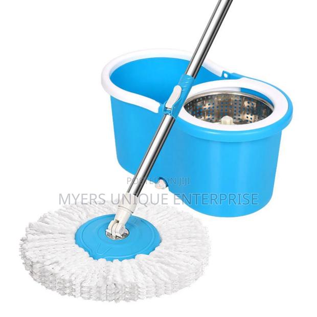 High Performance 360 Spin Mop Bucket With 2 Mop Heads · Photo 1