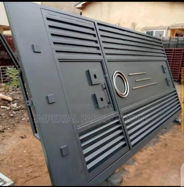 Metal Gate · Photo 1