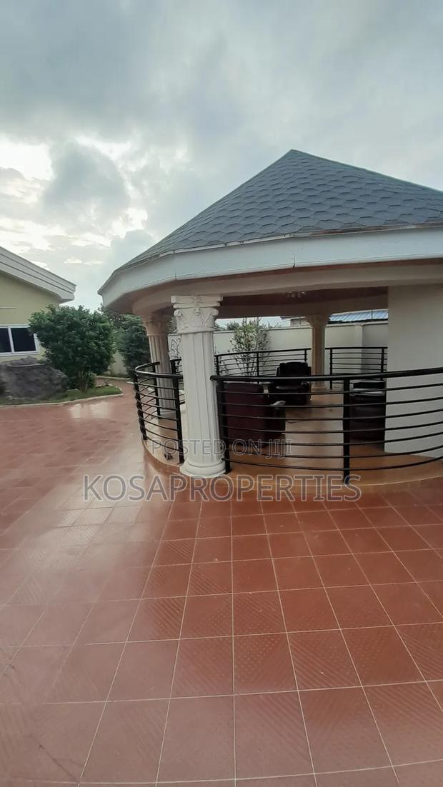 Furnished 7bdrm House in West Legon Near for sale · Photo 8