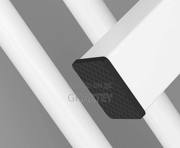 Portable Clothes Hanging Rack, Bottom Shelves · Photo 4