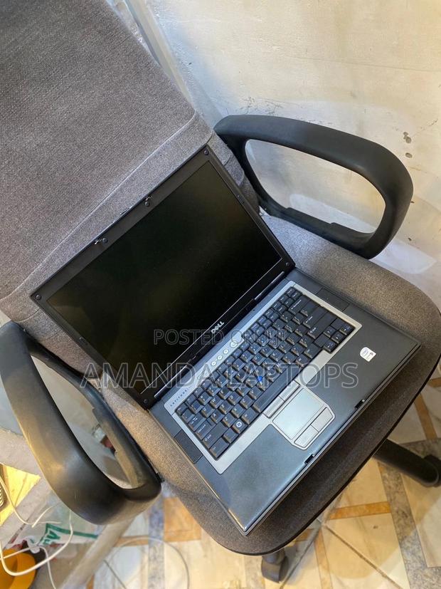 New Laptop Dell Latitude D620 4GB Intel Core 2 Duo HDD+SSD 160GB · Photo 3