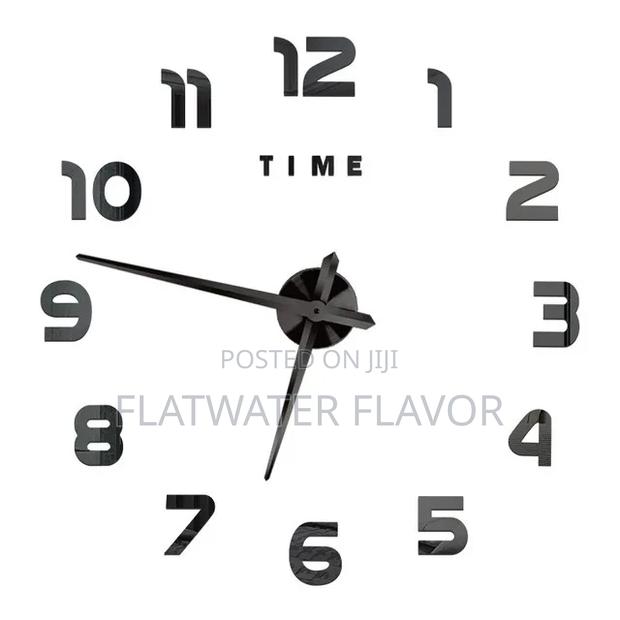 Modern Luxury Wall Clock · Photo 6