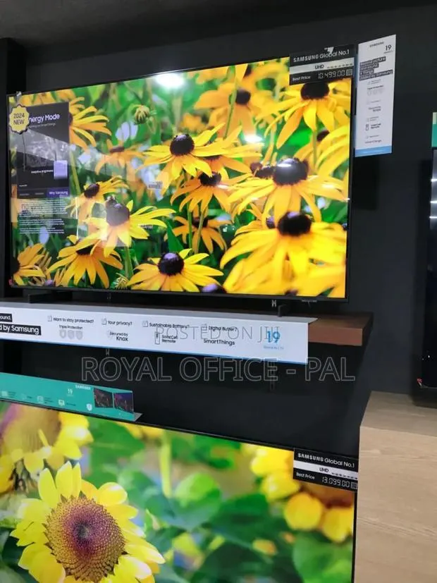 Purcolor Samsung 55 Inch Black Smart Television · Photo 1