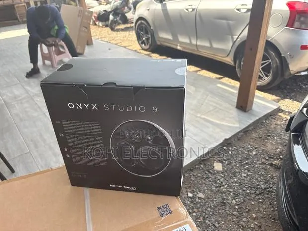 Onyx Studio 9 Premium Indoor Bluetooth Speaker · Photo 1