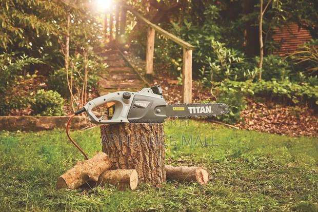 Chainsaw 40cm 2000W Corded · Photo 2