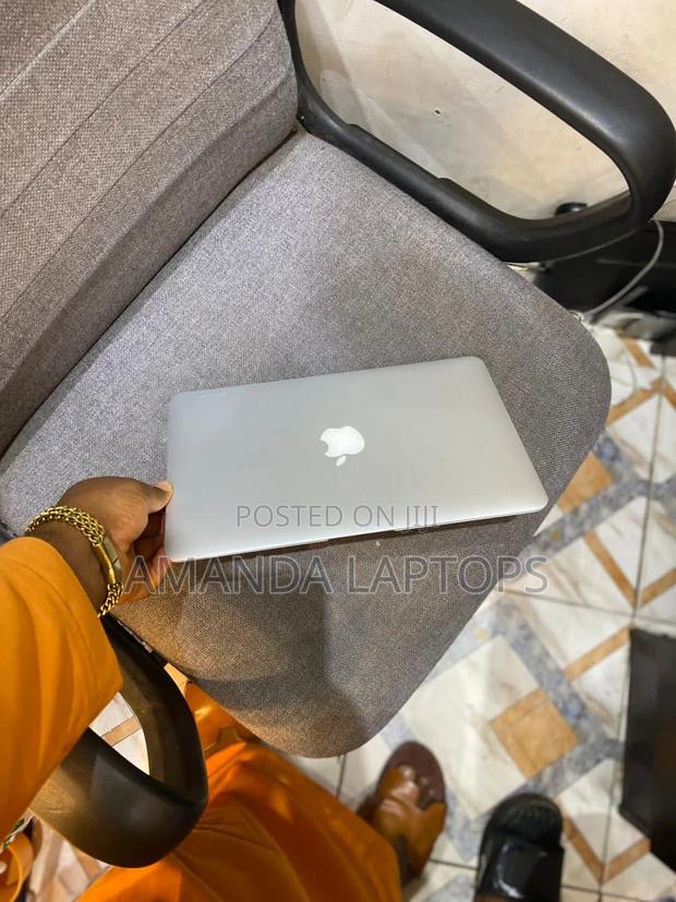 New Laptop Apple MacBook Air 2014 4GB Intel Core I5 SSD 128GB · Photo 1