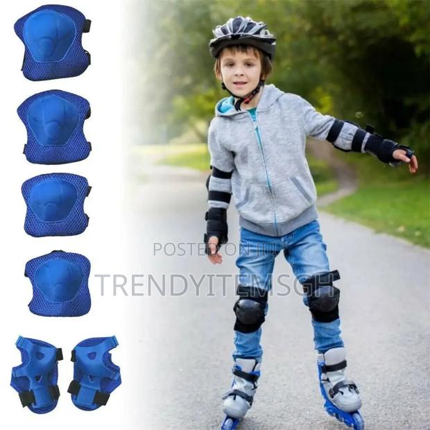 Kid Helmet Protective Gear Set · Photo 3