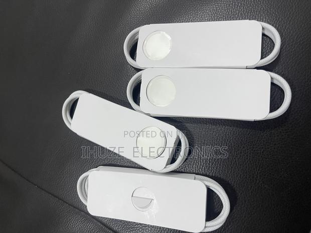 Apple Watch Magnetic Fast Charger to USB-C Cable (1 M) · Photo 2