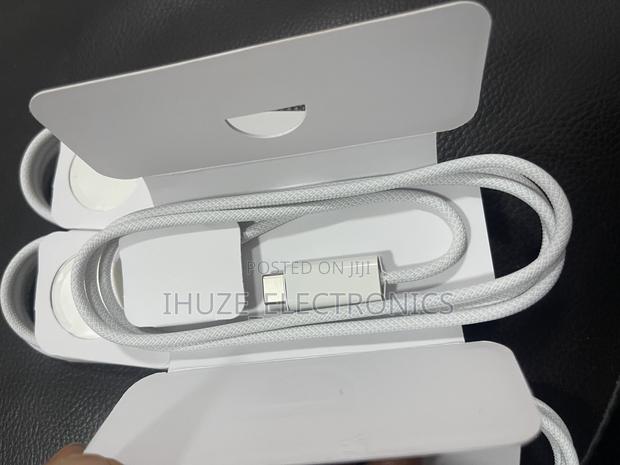 Apple Watch Magnetic Fast Charger to USB-C Cable (1 M) · Photo 3