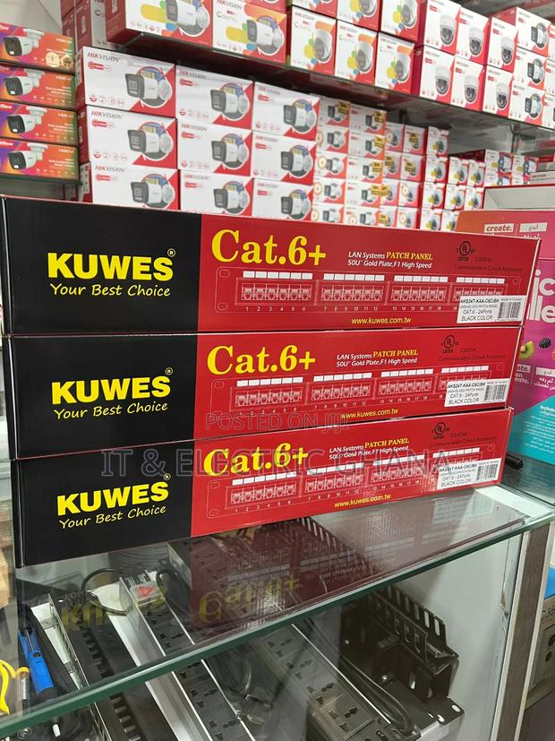 Kuwes 48 Port Patch Panel · Photo 1