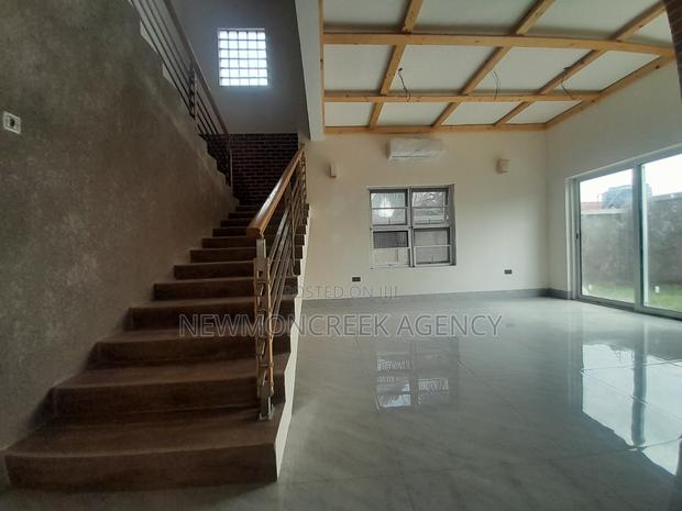 4bdrm Duplex in Adjirigannor Estate, Accra Metropolitan for sale · Photo 8