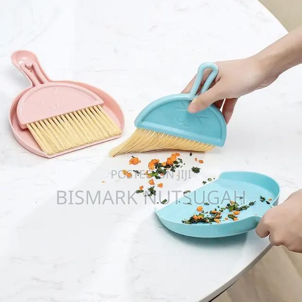 Brush and Dustpan for Sale · Photo 1