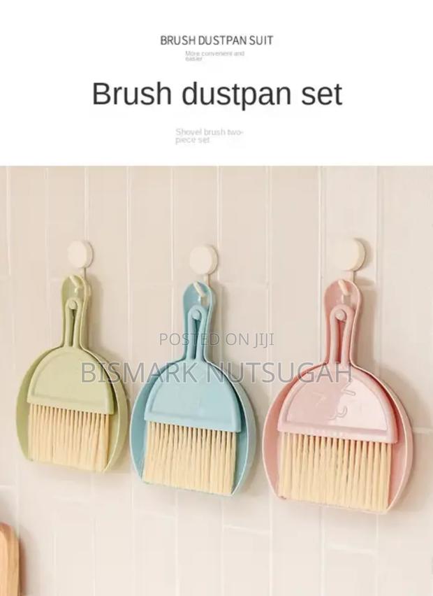 Brush and Dustpan for Sale · Photo 3