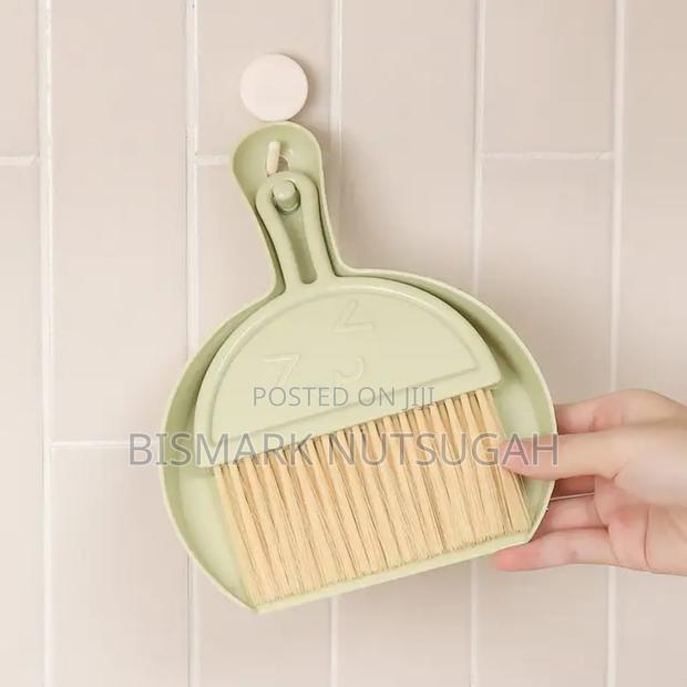 Brush and Dustpan for Sale · Photo 4
