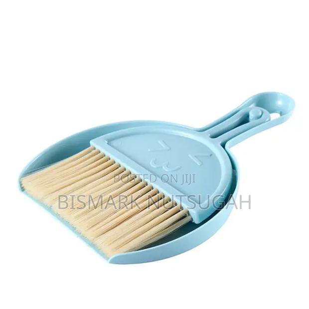Brush and Dustpan for Sale · Photo 5