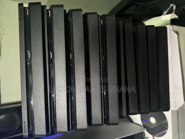Playstation 4 Slim · Photo 5