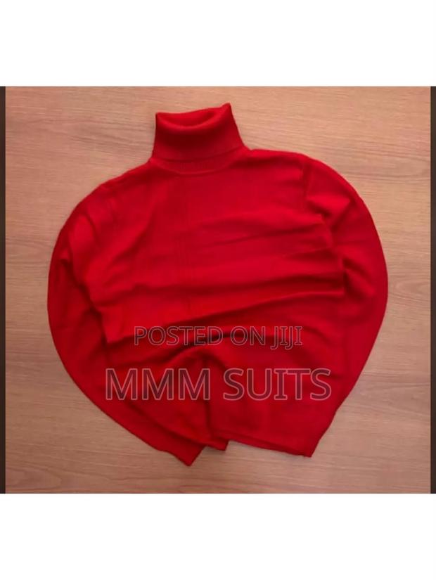 Turtleneck Shirt for Both Men and Women · Photo 1