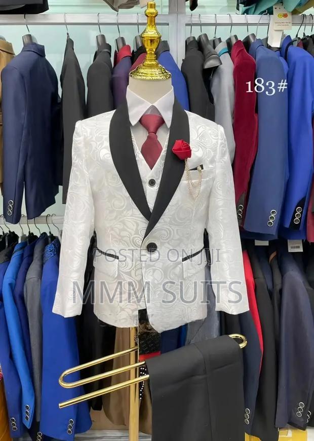 Quality 3-piece Children Suit · Photo 1