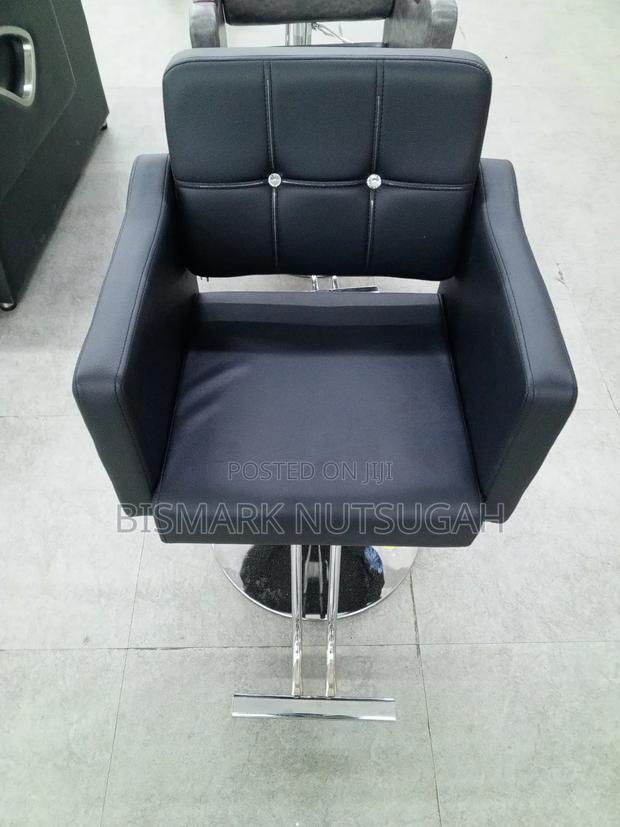 Salon Chairs For Sale · Photo 2