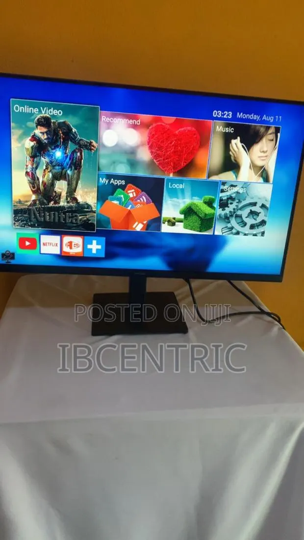 Samsung Full HD Flat Screen Monitor · Photo 1