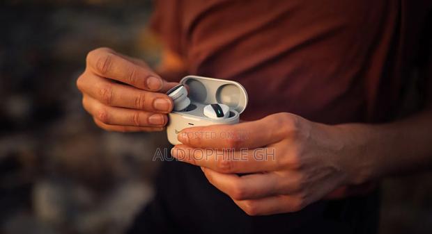 Beyerdynamic Free Byrd Active Noise Cancelling Earbuds · Photo 4